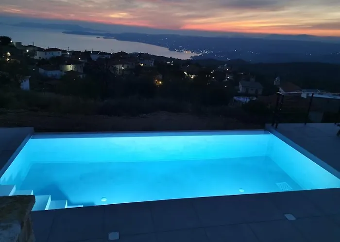 Sunset Luxury Akritokhórion